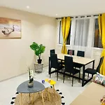 Apartment La Saveur Tropicale-proche Centre Ville-aeroport Beauvais