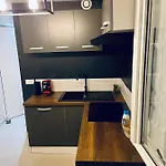 La Saveur Tropicale-proche Centre Ville-aeroport Apartment Beauvais