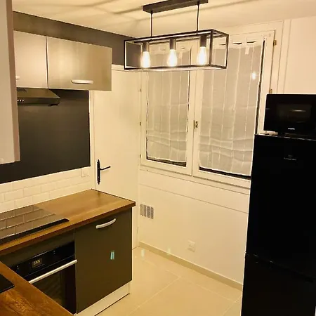 La Saveur Tropicale-proche Centre Ville-aeroport Apartment Beauvais